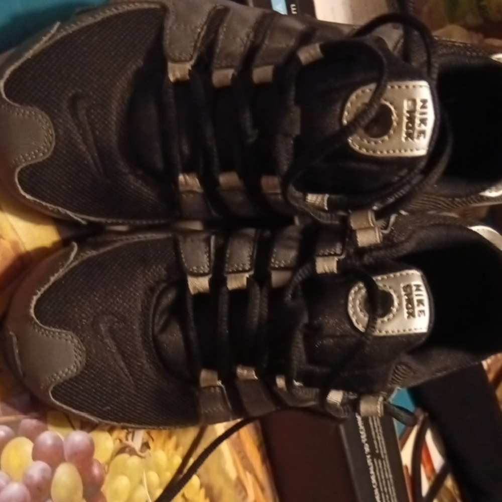 Nike  Shox Youth Black and Gray Athletic Shoes